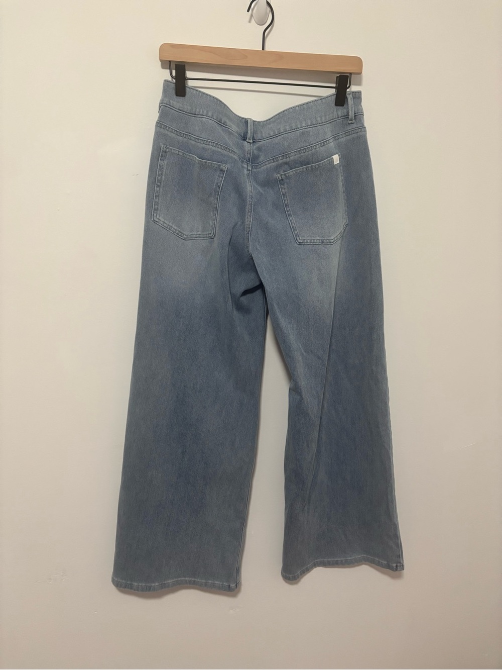 Light Blue Wide-Leg Women’s Jeans - Picture 8 of 9